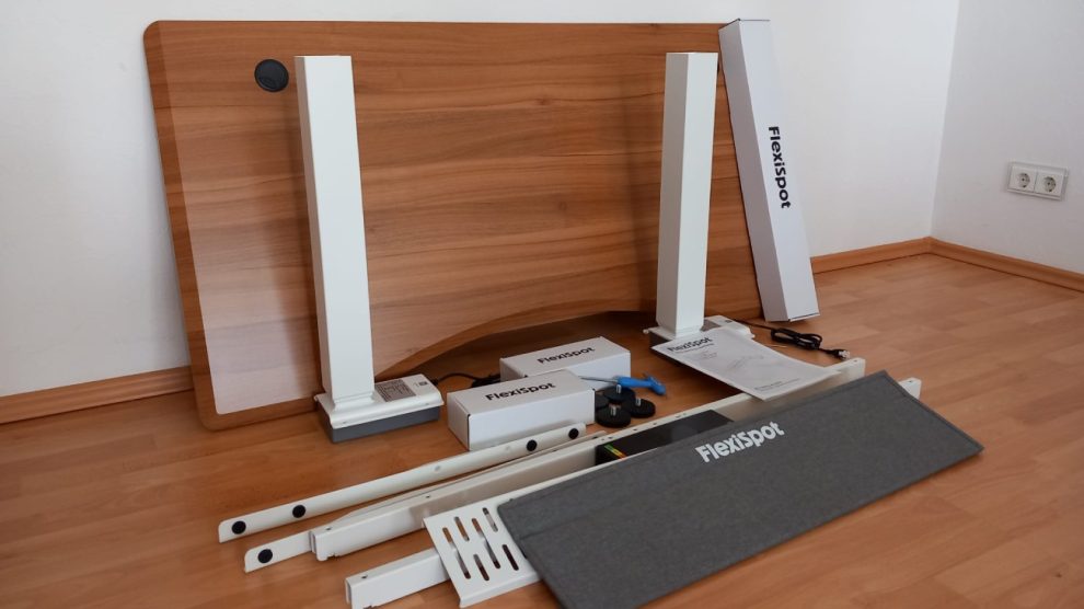 FlexiSpot E7 Pro im Test: Elektrisch höhenverstellbarer Schreibtisch mit Curved-Form